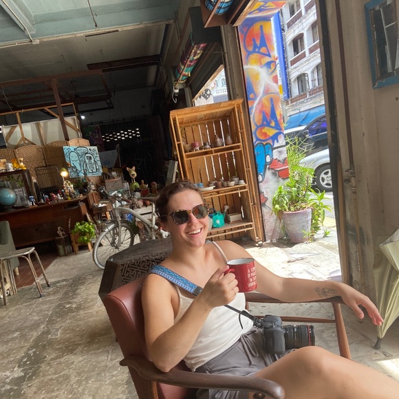 Meet your Posher, Kate - Picture 1 of 1